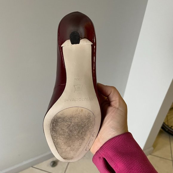 Arturo Chiang, US size 8.5W, red patent pumps - Picture 7 of 12